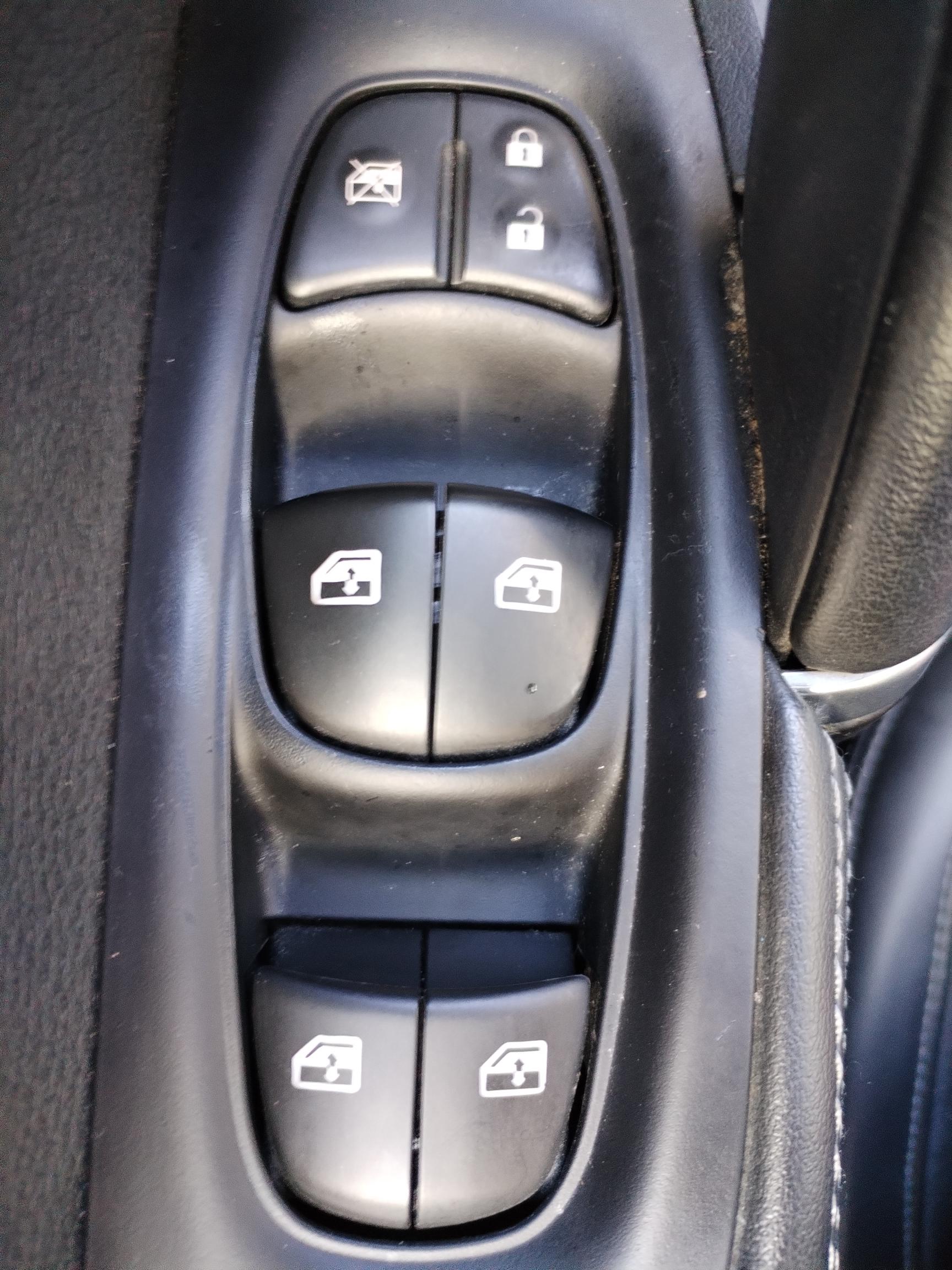 NISSAN          QASHQAI 2